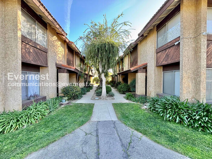 Building Photo - 8347 Burnet Ave