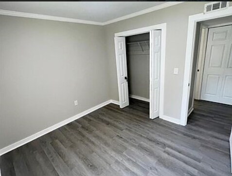 Building Photo - 525 Montague Ln