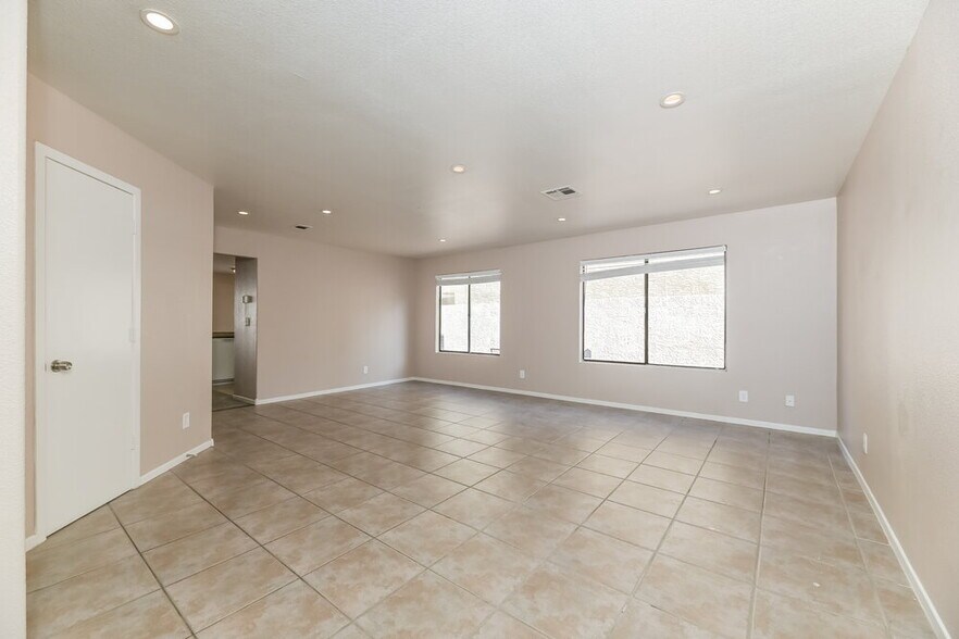 Building Photo - 379 Legacy Dr