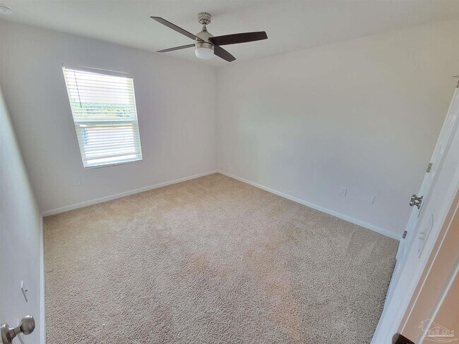 Building Photo - 8016 Twin Cedar Dr