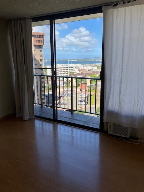 Living room-lanai - 98-500 Koauka Loop