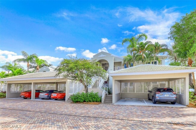 Building Photo - 5899 Chanteclair Dr