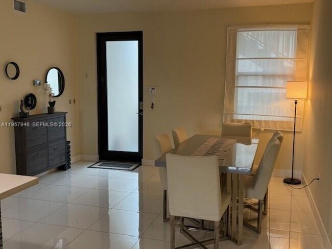 Building Photo - 7805 NW 104th Ave