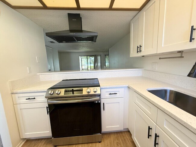 Building Photo - 9209 Seminole Blvd