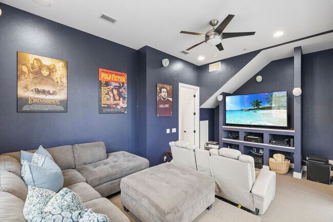 Building Photo - 1927 Sheffield Ave