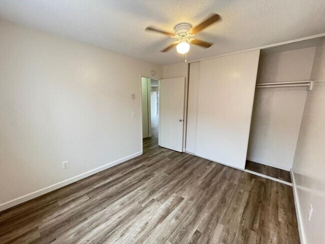 Building Photo - Spacious 2BD/1BA Apartment in Azalea Park ...