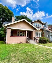 Building Photo - 3557 Evergreen Ave