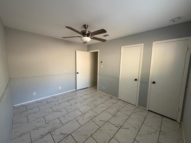 Building Photo - 9405 NEWBERRY Dr