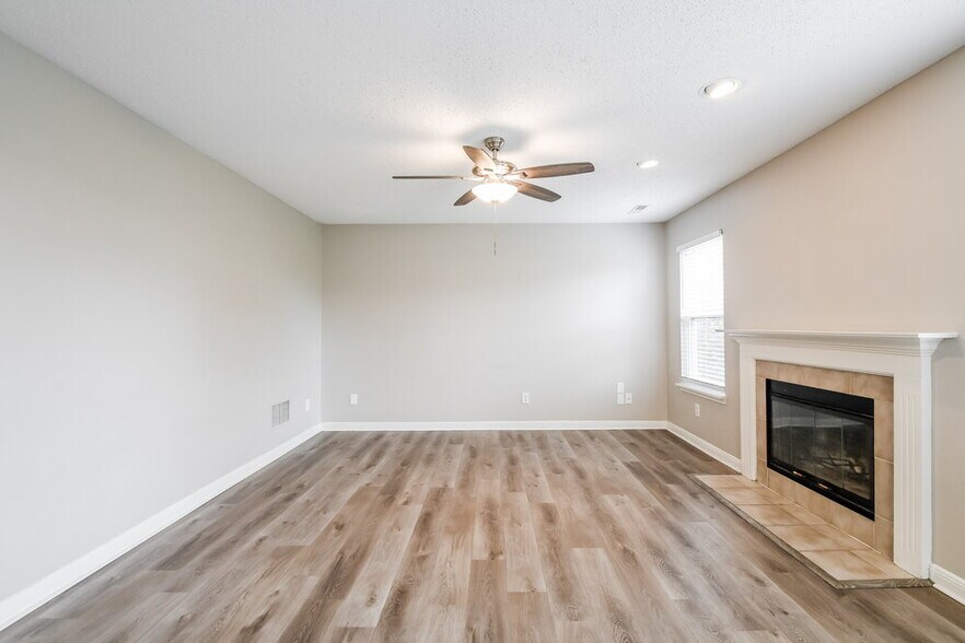 Building Photo - 8039 Corktree Dr