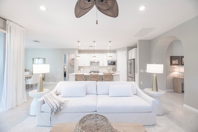 Building Photo - 13871 Miranese St