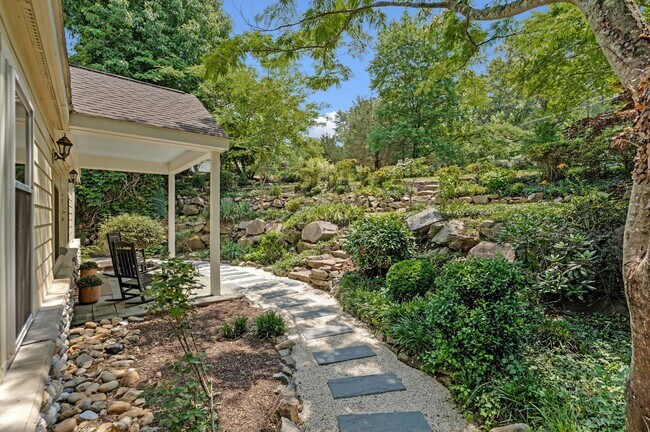 Building Photo - 7712 Dolly Dr