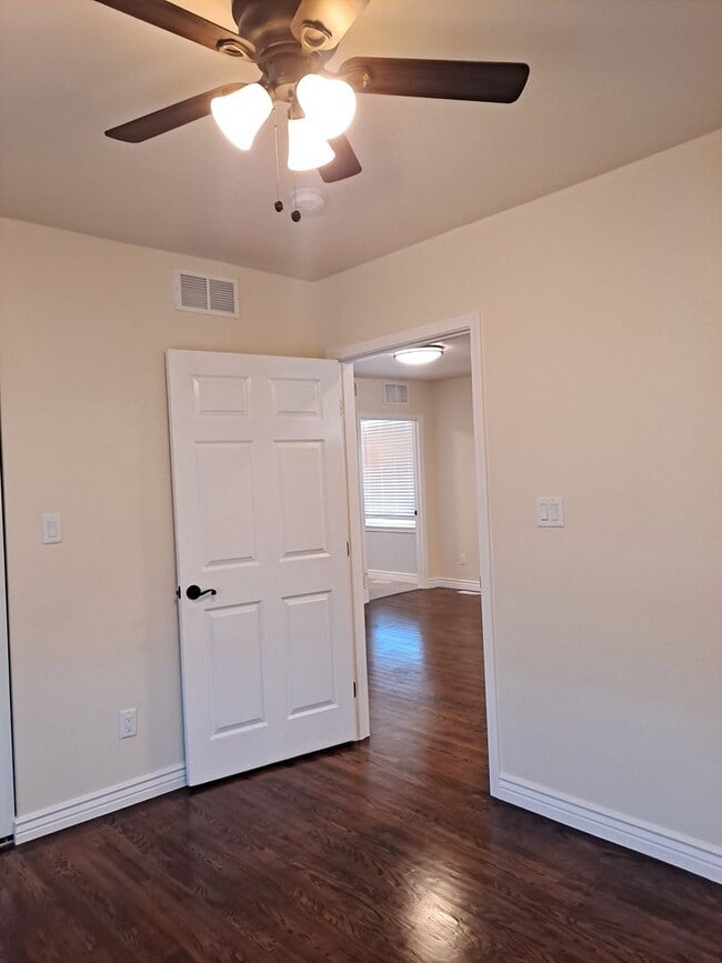 Building Photo - ALL PROSPECTIVE TENANTS MUST SUBMIT A $58 ...