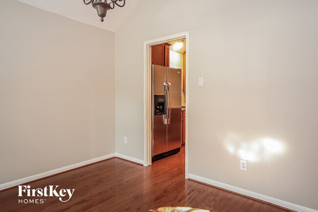 Building Photo - 111 N Rambling Ridge Pl