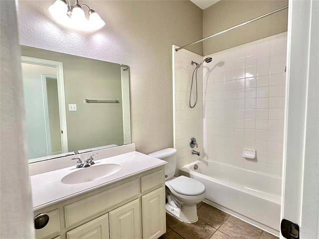 Building Photo - 1924 Countryside Dr