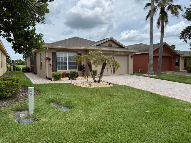 Building Photo - 353 Acadia Dr