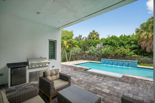 Building Photo - 13480 Machiavelli Way