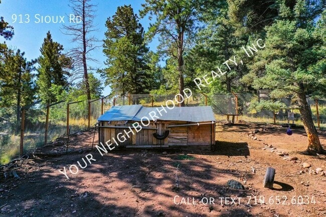 Building Photo - 913 Sioux Rd