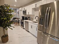 Building Photo - 1487 5th Ave