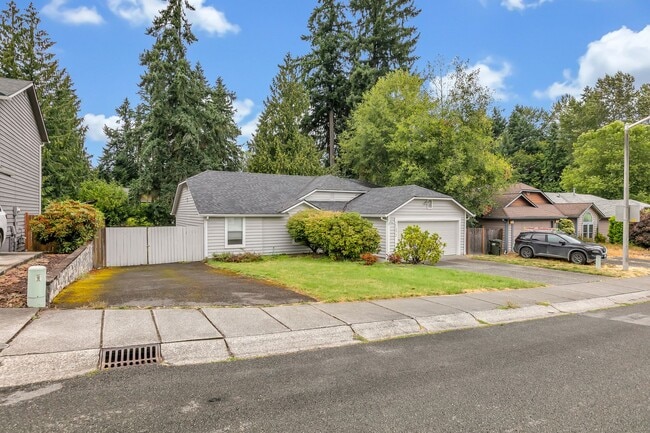 Building Photo - 3 Bedroom East Hill Home - $3,000/month