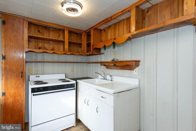 Building Photo - 326 E Liberty St