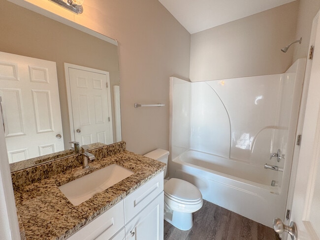 Building Photo - 114 Way Bill Cir