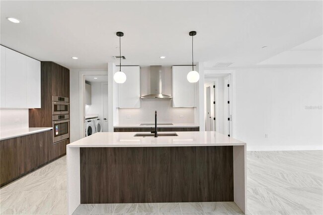 Building Photo - 777 3rd Ave N
