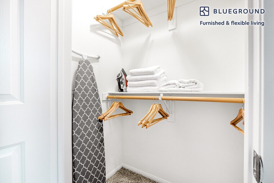 Building Photo - 8601 Lincoln Blvd