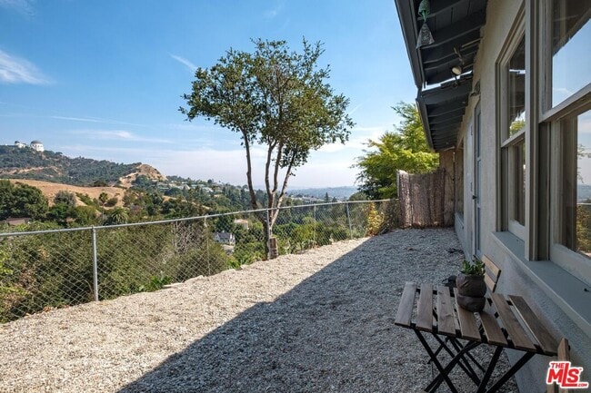 Building Photo - 2294 Mountain Oak Dr