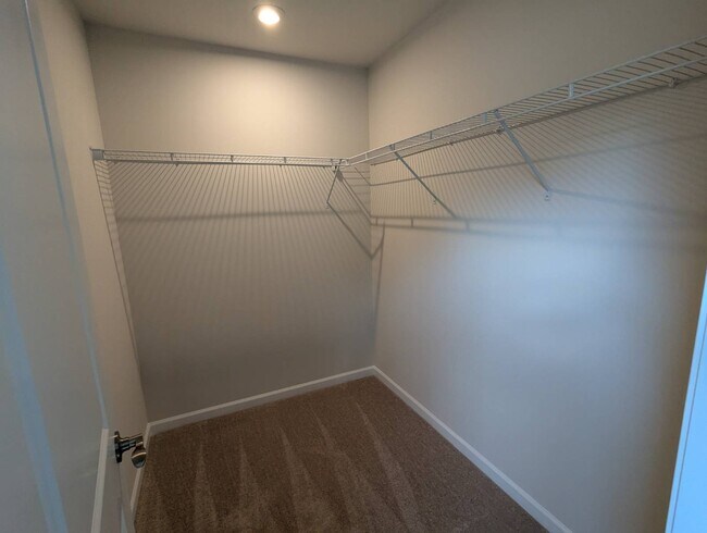 Building Photo - 3099 Blenheim Ct