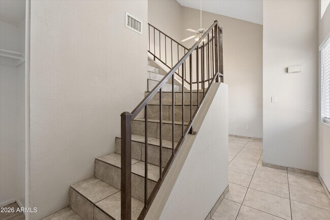 Building Photo - 407 E Pecan Rd