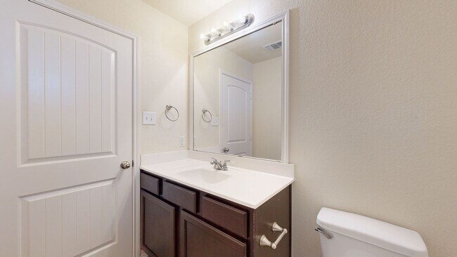 Building Photo - Minutes from Fort Hood charming 4 bedroom ...