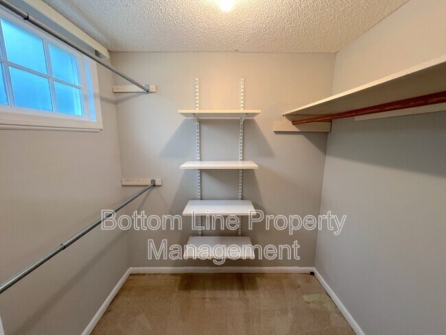 Building Photo - 186 Niven Rd