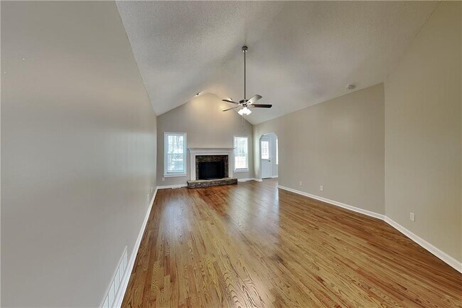 Building Photo - 411 Saddle Brooke Dr