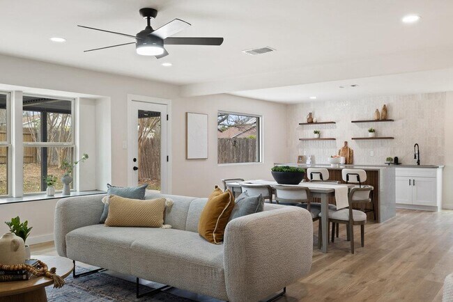 Building Photo - 6106 Bridlington Cir