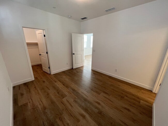 Building Photo - 4 Bed / 3 Bath | Crocker Village Home Available Now