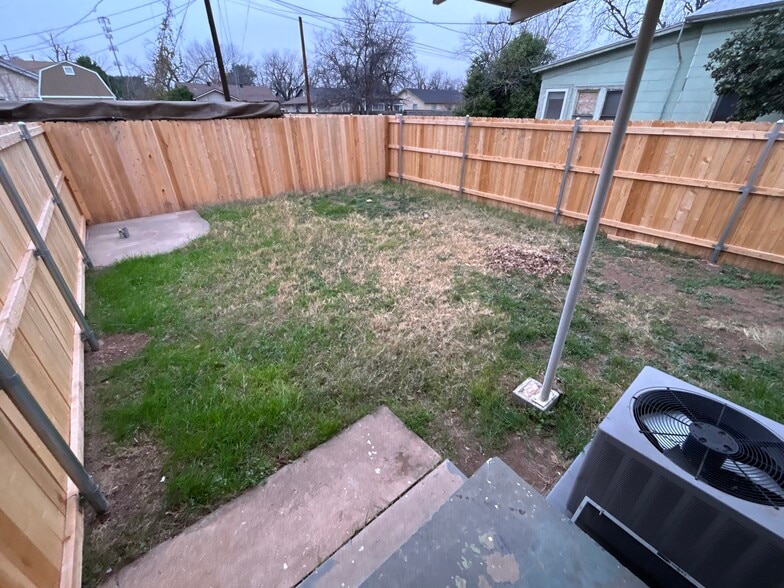 Backyard - 1 N Van Buren St