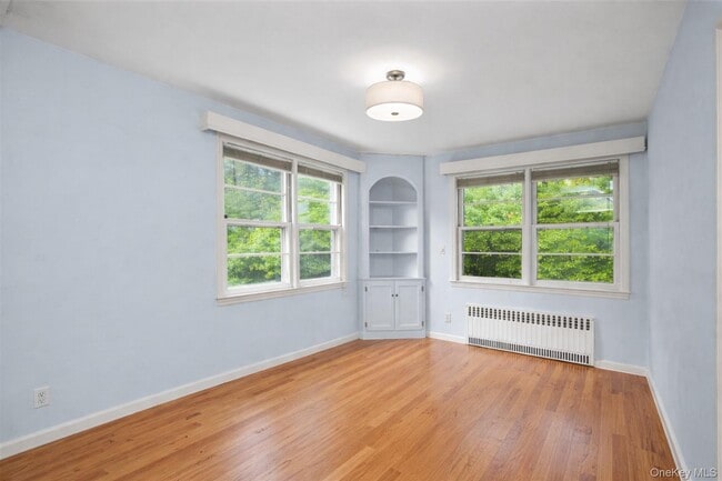 Building Photo - 6 Wildway