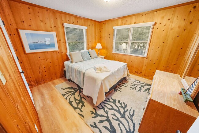 Building Photo - 4240 Johnston Ln