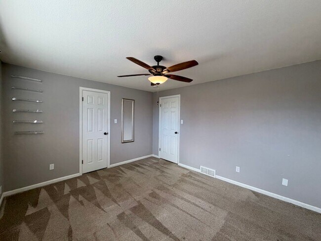 Building Photo - Acres Green Beauty