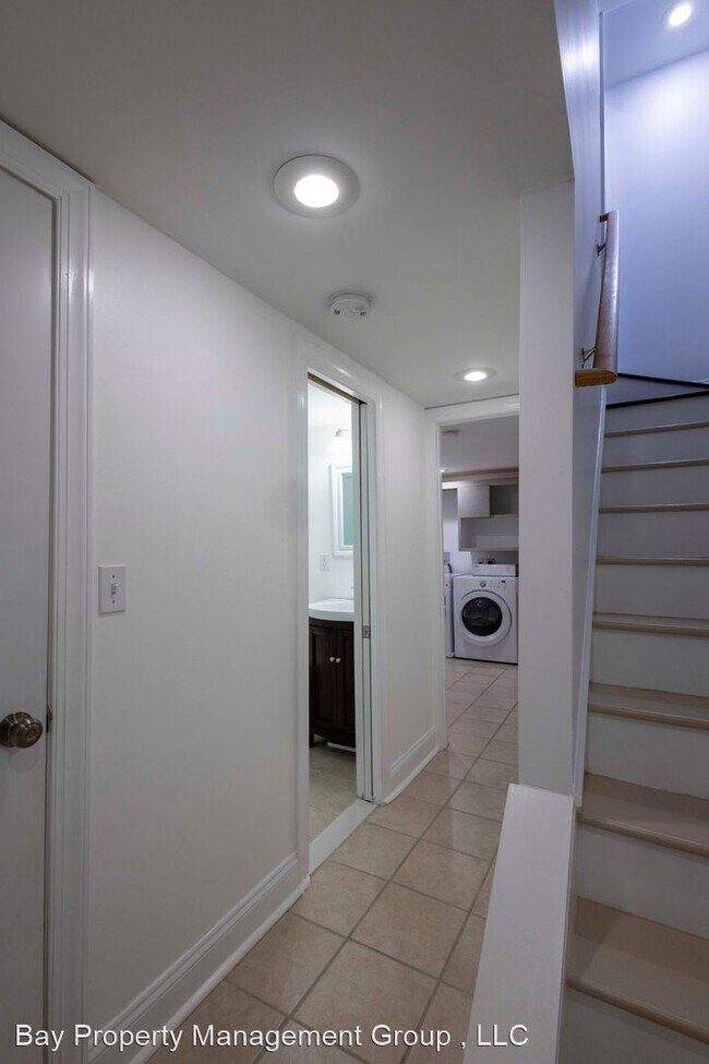 Building Photo - 2 br, 3 bath House - 33 S Curley St