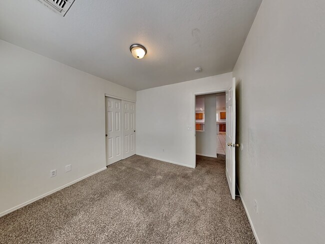 Building Photo - 2608 W Bloch Rd