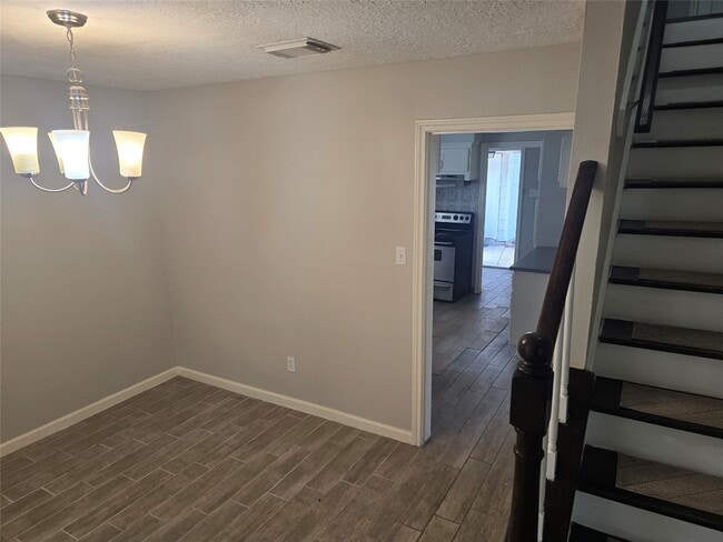 Building Photo - 3211 Highland Laurels Dr