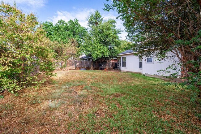 Building Photo - 3012 Hill St