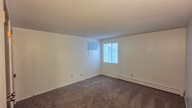 Building Photo - 411 Westview Dr