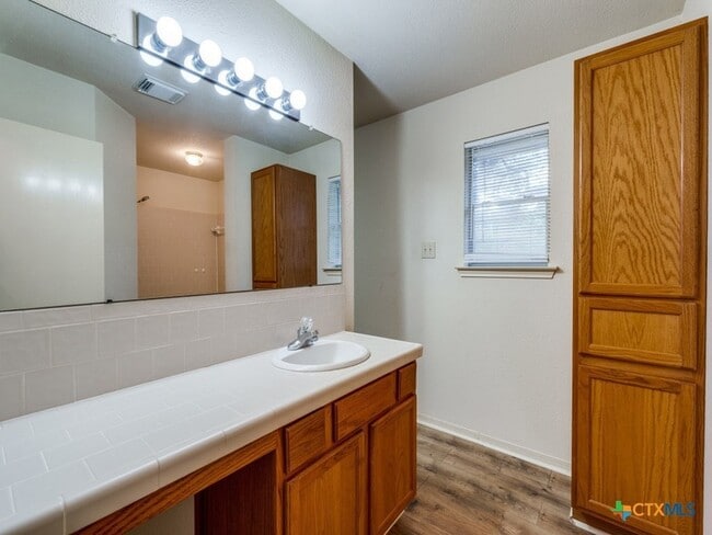 Building Photo - 510 Maricopa Dr