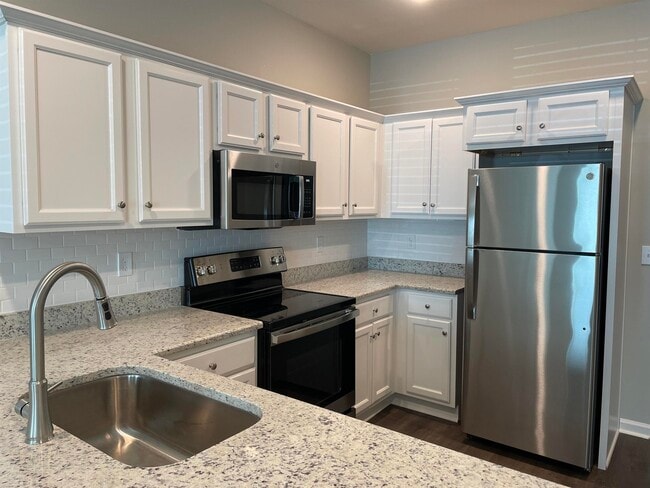 Building Photo - 2272 Del Carmel Way