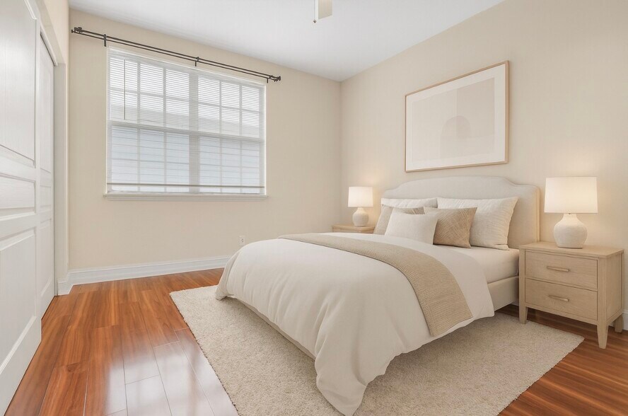 Building Photo - 438 NE 2nd Ave