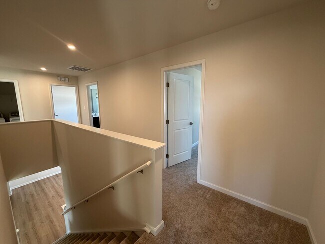 Building Photo - 59 Glacier Ave