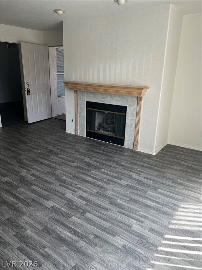 Building Photo - 701 Capri Dr