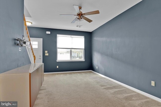 Building Photo - 7 Rowand Way E